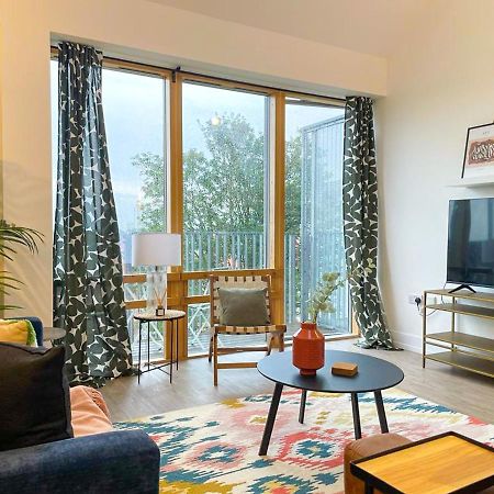 Coventry Large 4-Bed Townhouse By Empower Homes 外观 照片