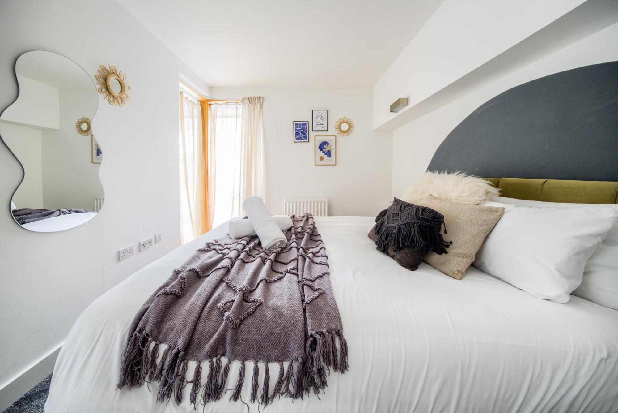 Coventry Large 4-Bed Townhouse By Empower Homes 外观 照片