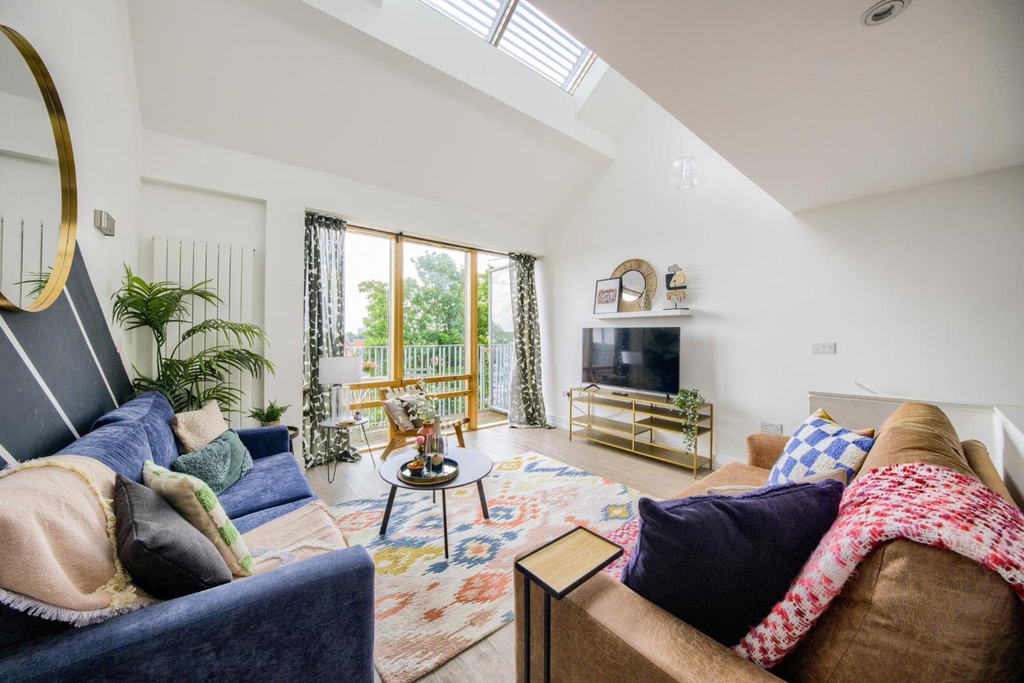 Coventry Large 4-Bed Townhouse By Empower Homes 外观 照片