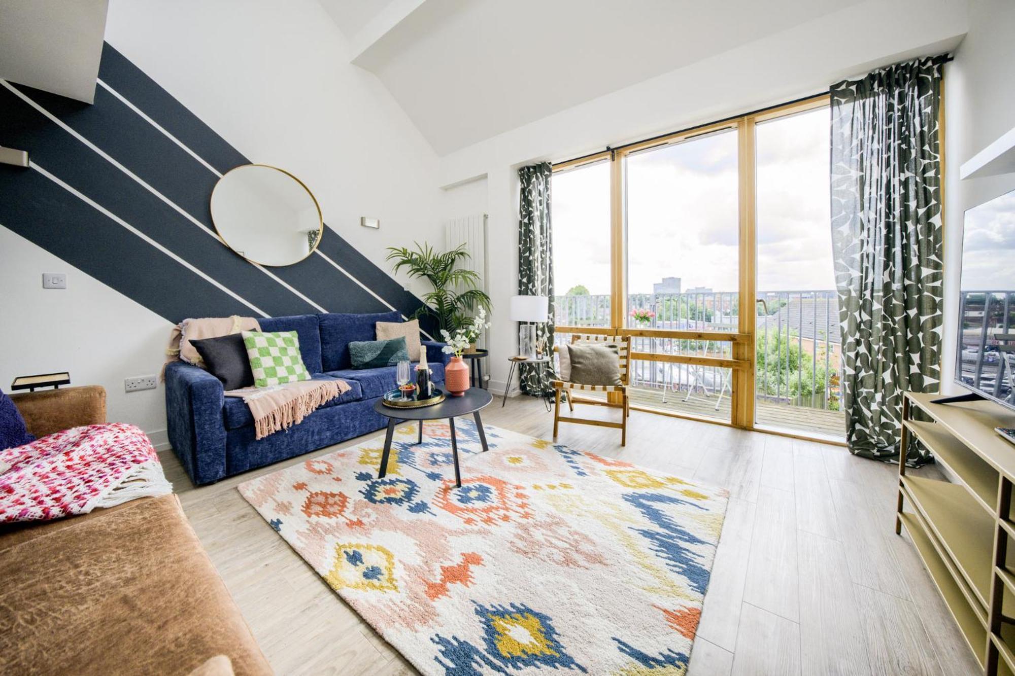 Coventry Large 4-Bed Townhouse By Empower Homes 外观 照片