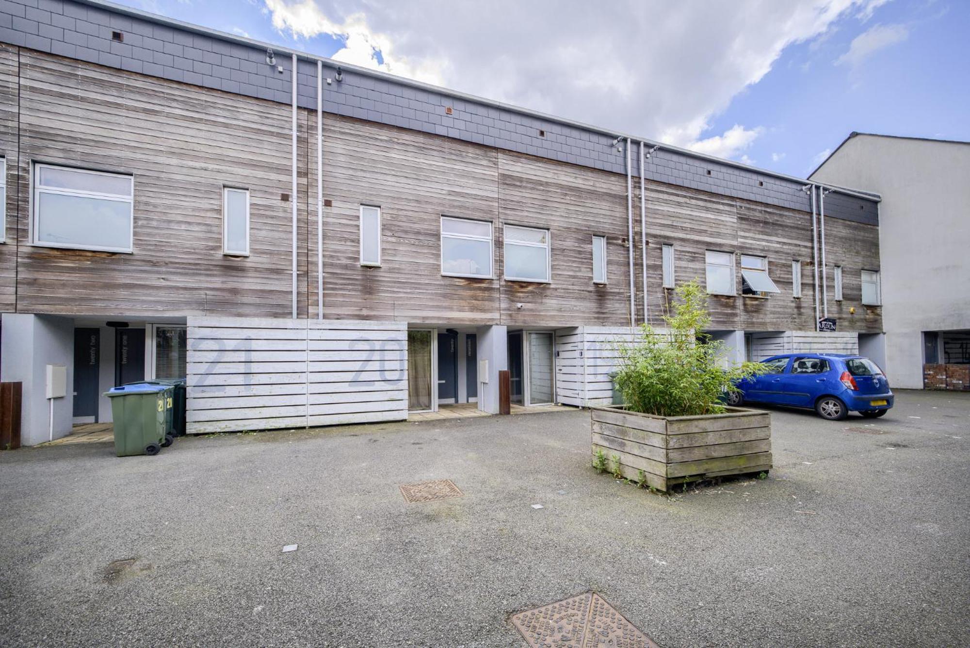 Coventry Large 4-Bed Townhouse By Empower Homes 外观 照片