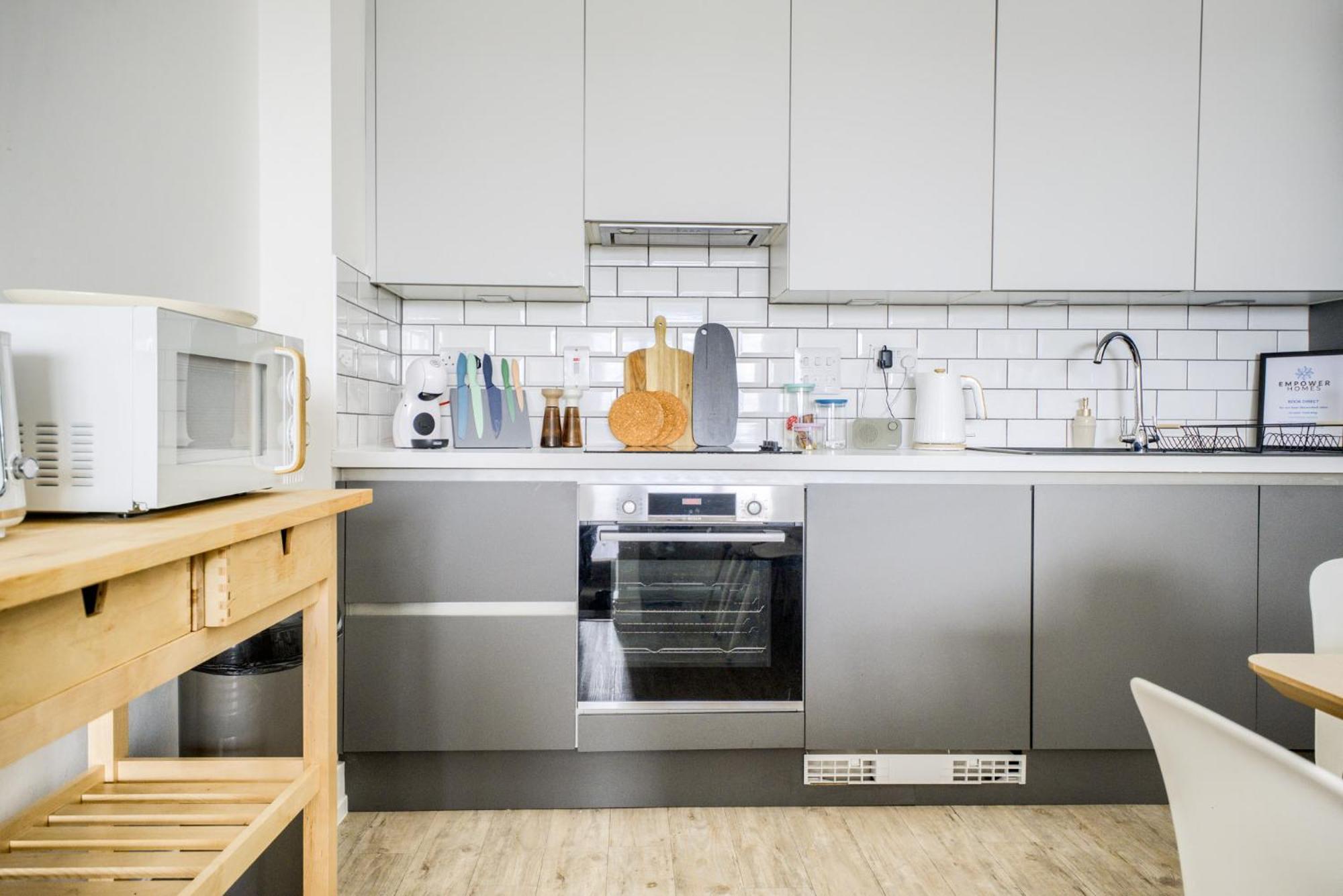 Coventry Large 4-Bed Townhouse By Empower Homes 外观 照片