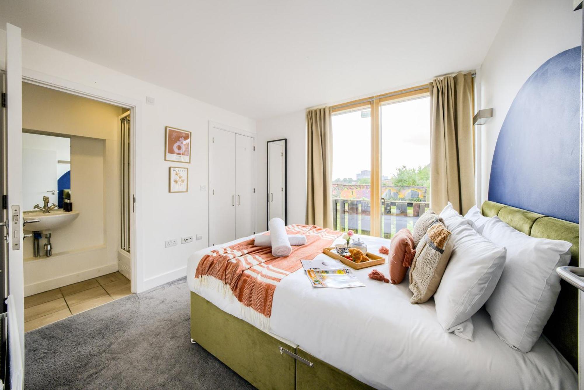 Coventry Large 4-Bed Townhouse By Empower Homes 外观 照片