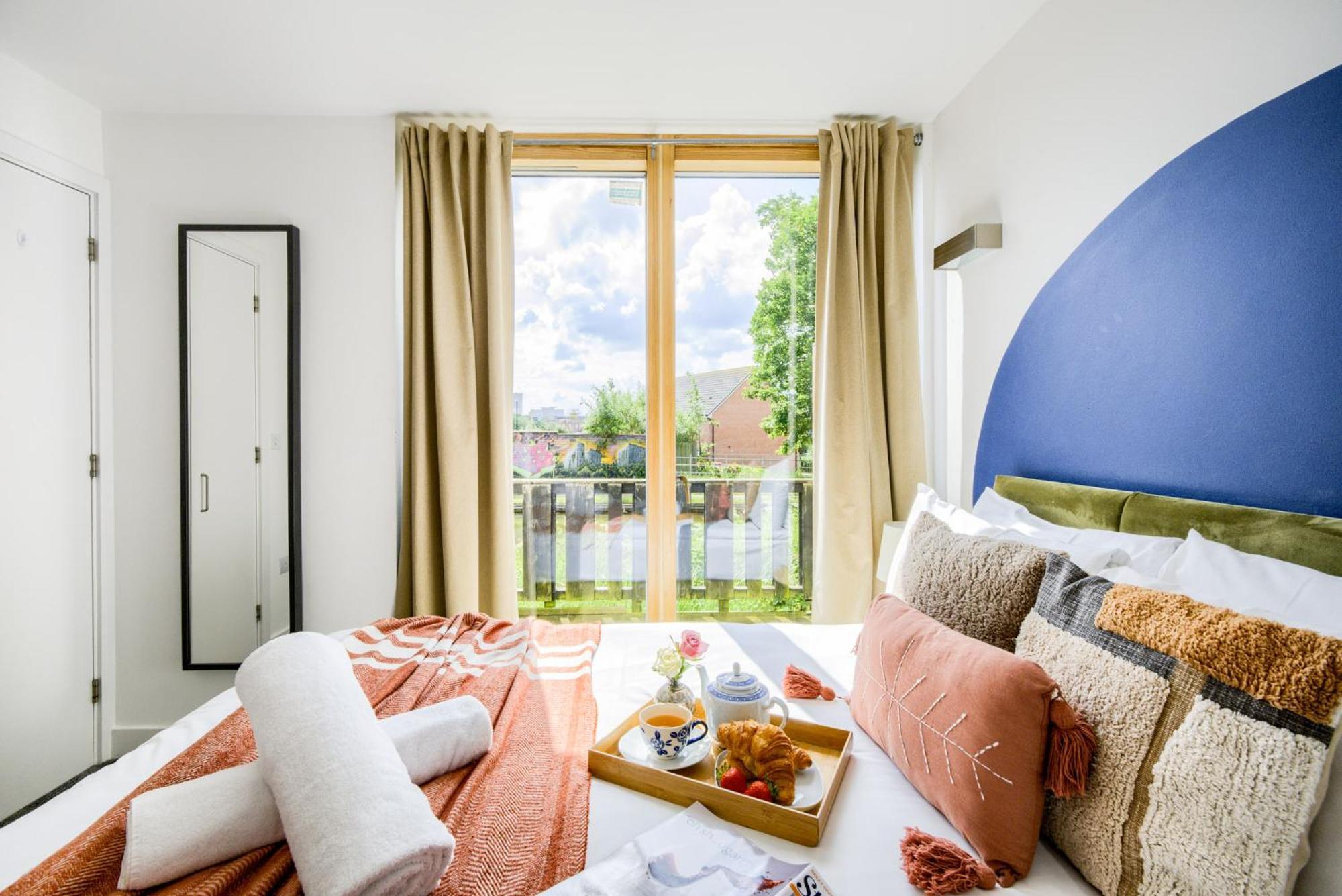 Coventry Large 4-Bed Townhouse By Empower Homes 外观 照片