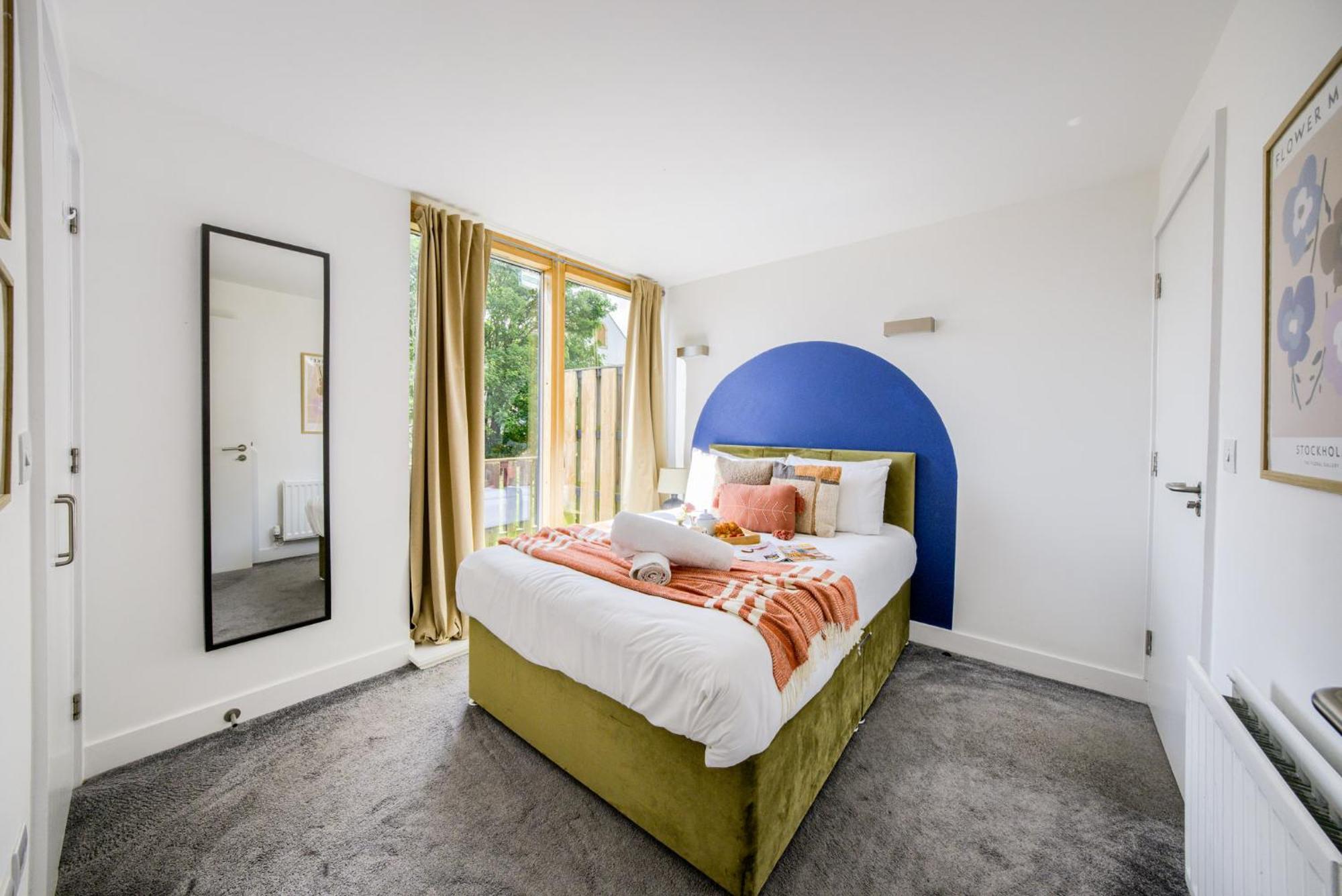 Coventry Large 4-Bed Townhouse By Empower Homes 外观 照片