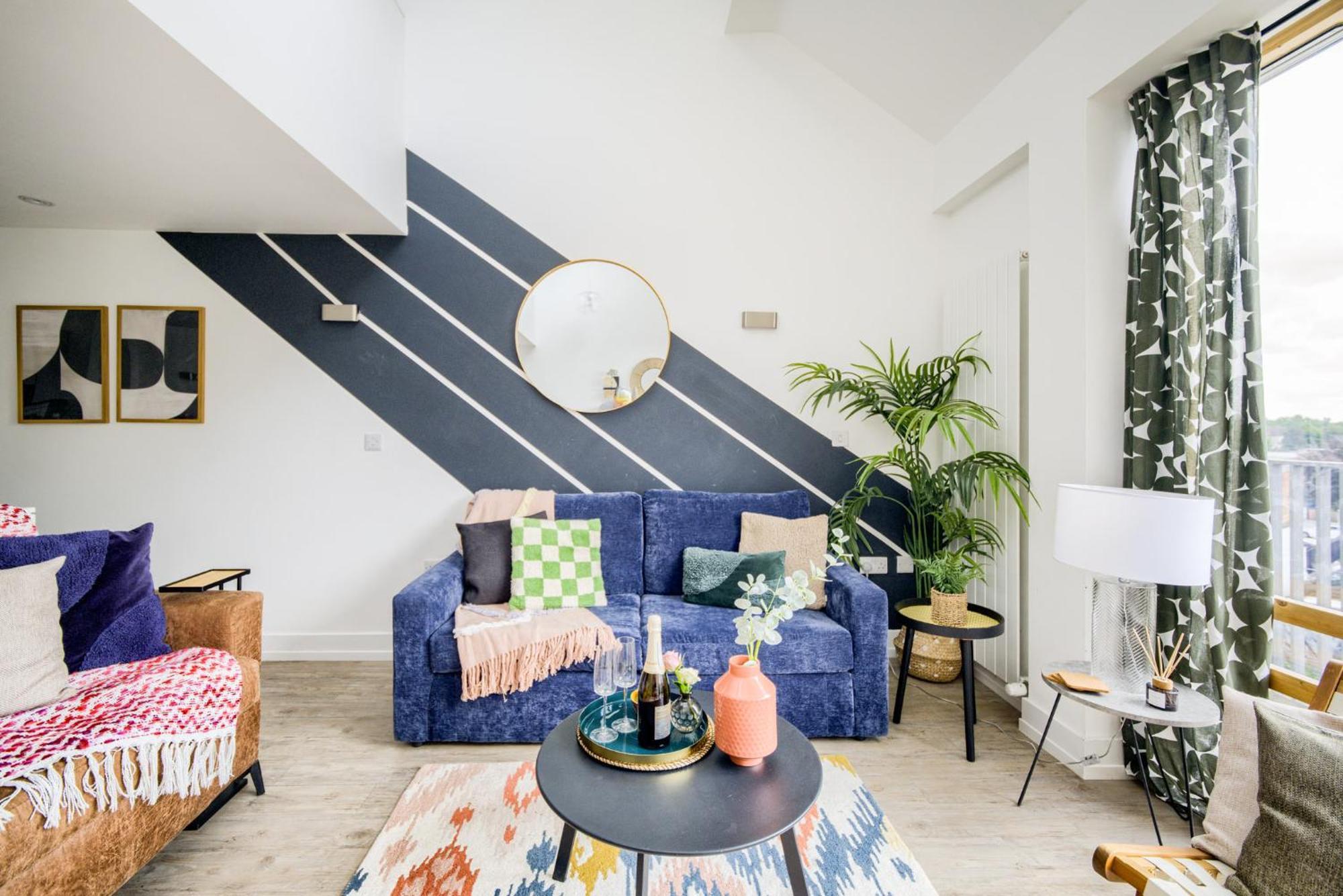 Coventry Large 4-Bed Townhouse By Empower Homes 外观 照片