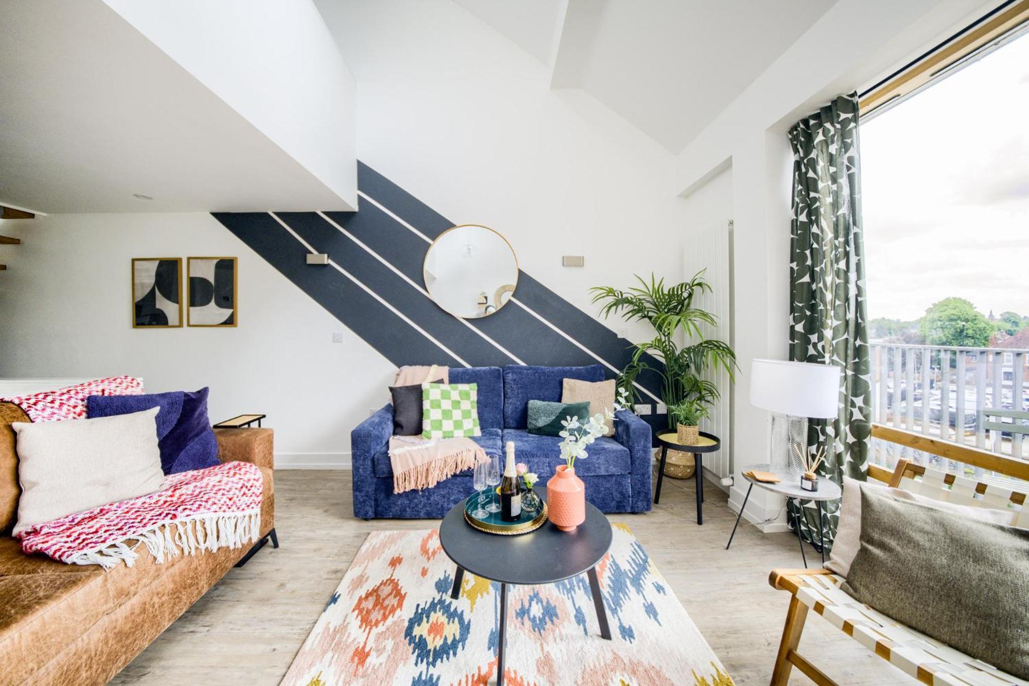 Coventry Large 4-Bed Townhouse By Empower Homes 外观 照片