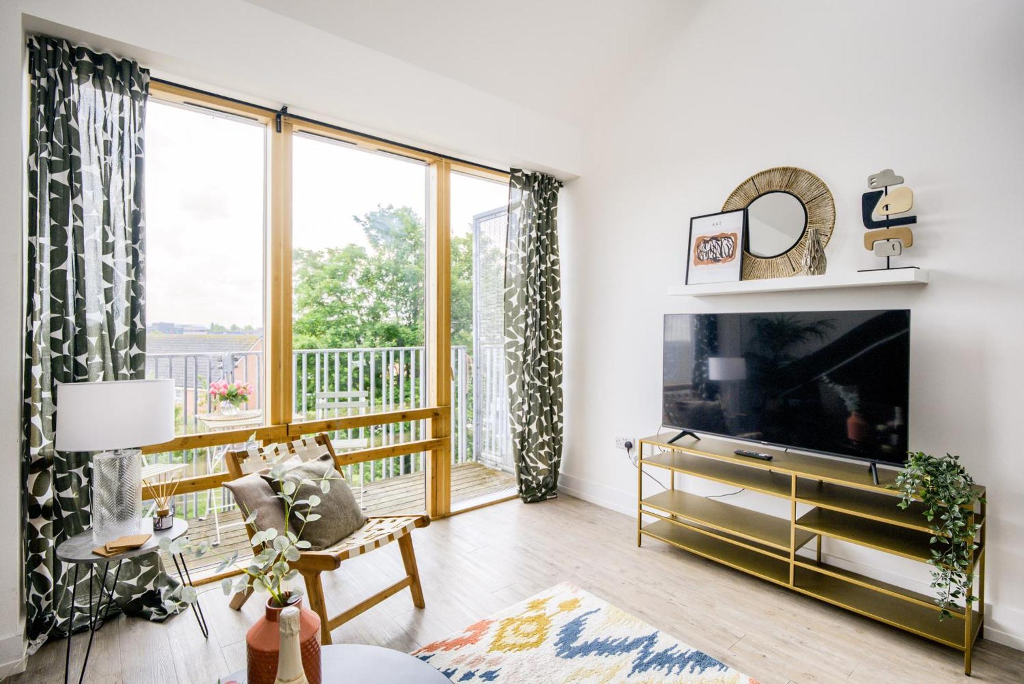 Coventry Large 4-Bed Townhouse By Empower Homes 外观 照片